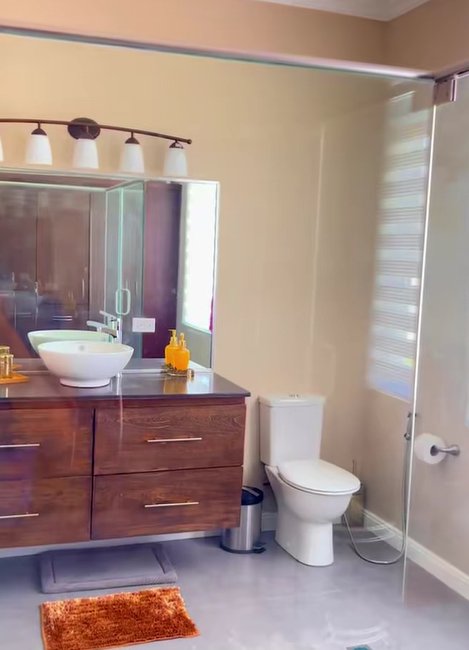 Ensuite bathroom at Samaan Grove